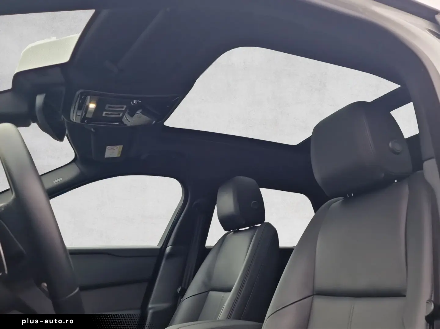 LAND ROVER Range Rover Velar R-Dynamic SE Pano AHK Matrix