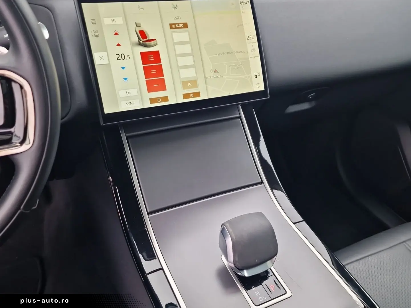 LAND ROVER Range Rover Velar R-Dynamic SE Pano AHK Matrix