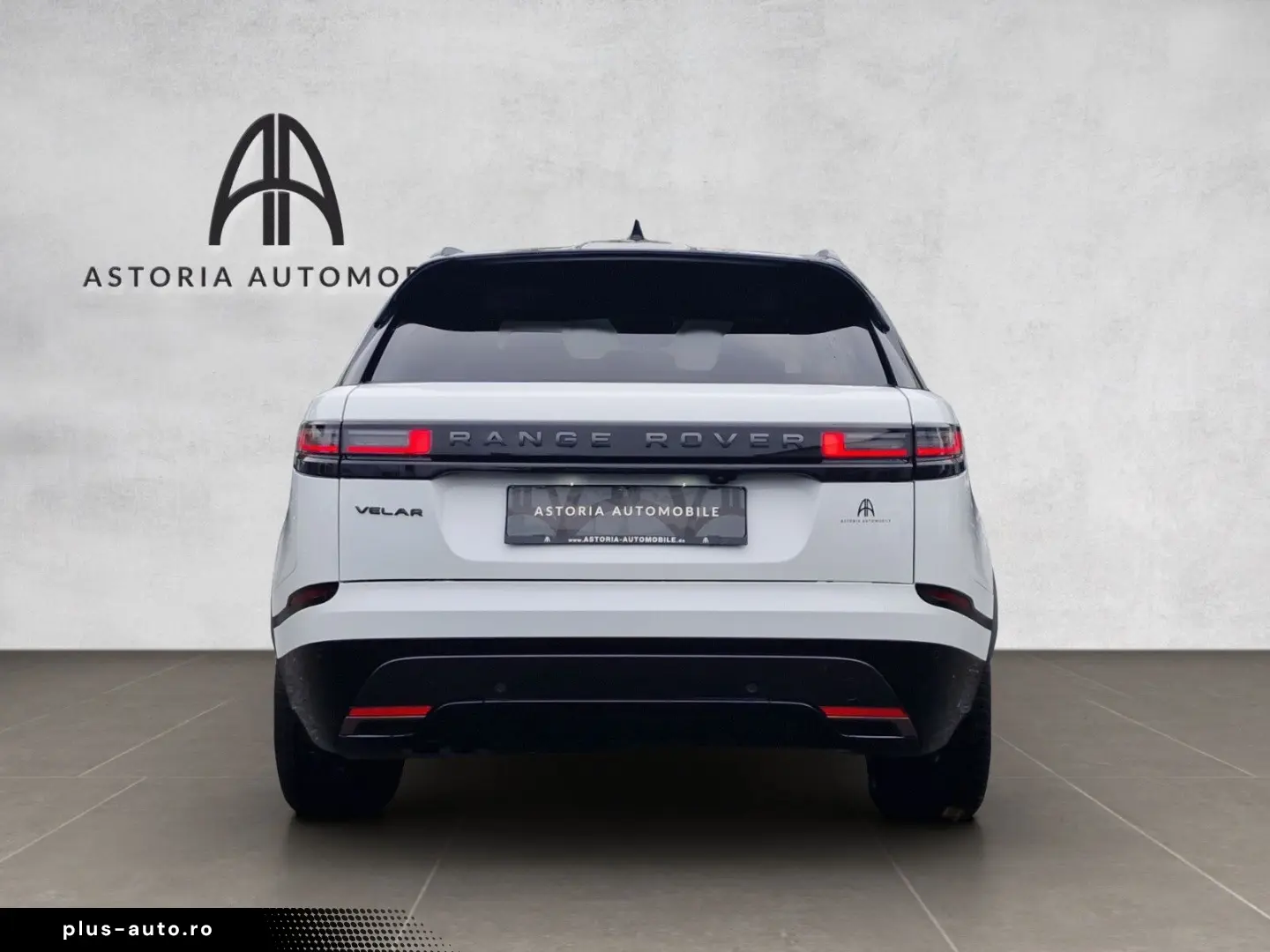 LAND ROVER Range Rover Velar R-Dynamic SE Pano AHK Matrix