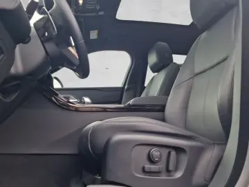LAND ROVER Range Rover Velar R-Dynamic SE Pano AHK Matrix