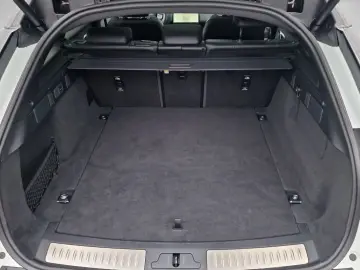 LAND ROVER Range Rover Velar R-Dynamic SE Pano AHK Matrix