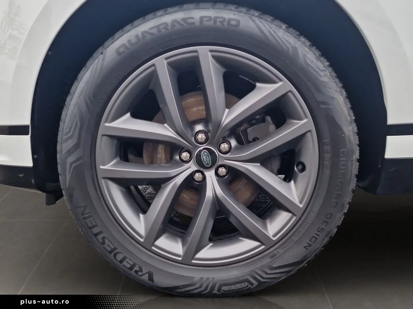 LAND ROVER Range Rover Velar R-Dynamic SE Pano AHK Matrix