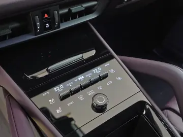 Porsche Cayenne Coupe E-Hybrid