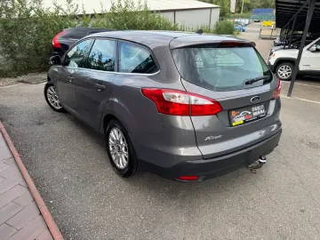 Ford Focus Benzina 1.6 2011 Manuala