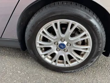 Ford Focus Benzina 1.6 2011 Manuala