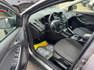 Ford Focus Benzina 1.6 2011 Manuala