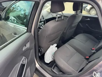 Ford Focus Benzina 1.6 2011 Manuala