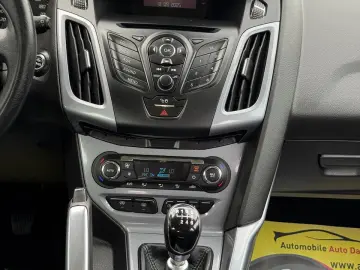 Ford Focus Benzina 1.6 2011 Manuala