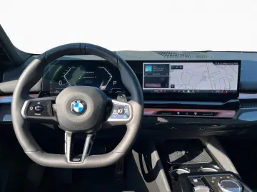 BMW 520d xdrive Sportpaket Bluetooth HUD Navi LED