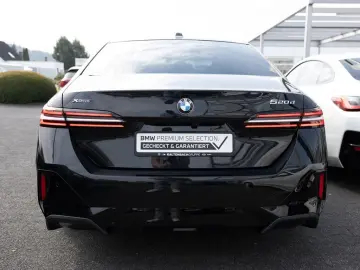 BMW 520d xDrive M-Sport STANDHZ HUD 360  LED ACC H K