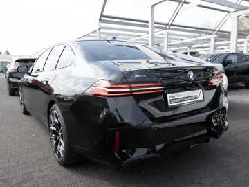 BMW 520d xDrive M-Sport STANDHZ HUD 360  LED ACC H K