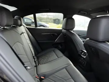 BMW 520d xDrive M-Sport STANDHZ HUD 360  LED ACC H K