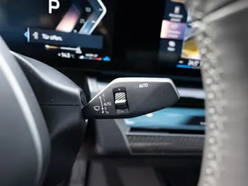 BMW 520d xDrive M-Sport STANDHZ HUD 360  LED ACC H K