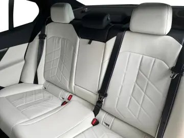 BMW 520d M Sport Carbon Fahrassist AHK HUD Pano Wide