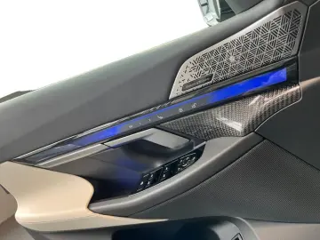 BMW 520d M Sport Carbon Fahrassist AHK HUD Pano Wide