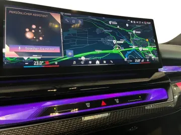 BMW 520d M Sport Carbon Fahrassist AHK HUD Pano Wide