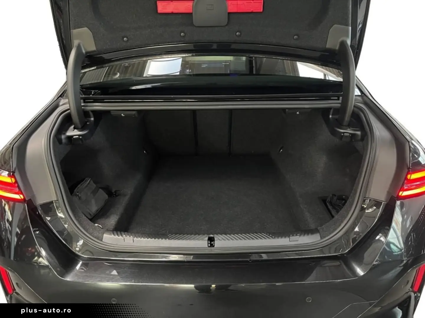 BMW 520d M Sport Carbon Fahrassist AHK HUD Pano Wide