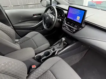 Toyota Corolla Touring Sports 1.8 Hybrid Business Edition