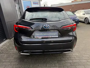 Toyota Corolla Touring Sports 1.8 Hybrid Business Edition