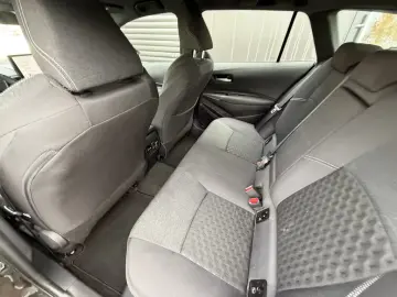 Toyota Corolla Touring Sports 1.8 Hybrid Business Edition