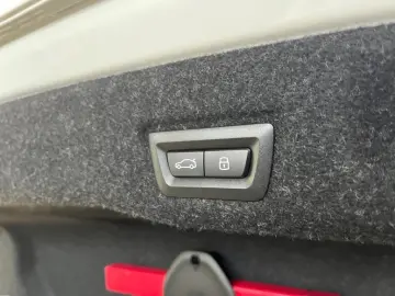 BMW 520d M Limousine Carbon Fahrassist AHK HUD Pano