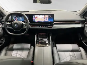 BMW 530e Limousine Panorama Head-Up DA&PAProf. H K