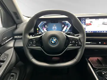 BMW 530e Limousine Panorama Head-Up DA&PAProf. H K