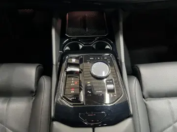 BMW 530e Limousine Panorama Head-Up DA&PAProf. H K