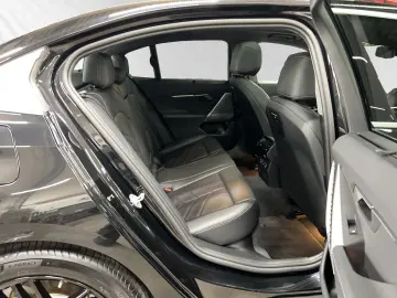 BMW 530e Limousine Panorama Head-Up DA&PAProf. H K