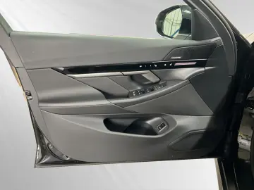 BMW 530e Limousine Panorama Head-Up DA&PAProf. H K