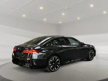 BMW 520d M Sport Carbon Fahrassist AHK HUD Pano Wide