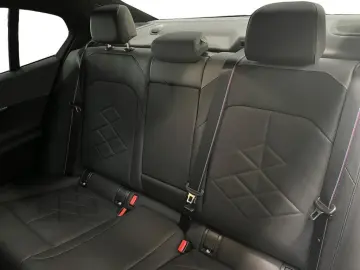 BMW 520d M Sport Carbon Fahrassist AHK HUD Pano Wide