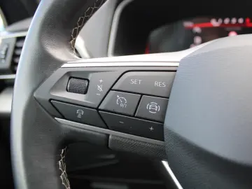 SEAT Tarraco 2.0 TDI STYLE 7-SITZER NAVI ACC PDC LED