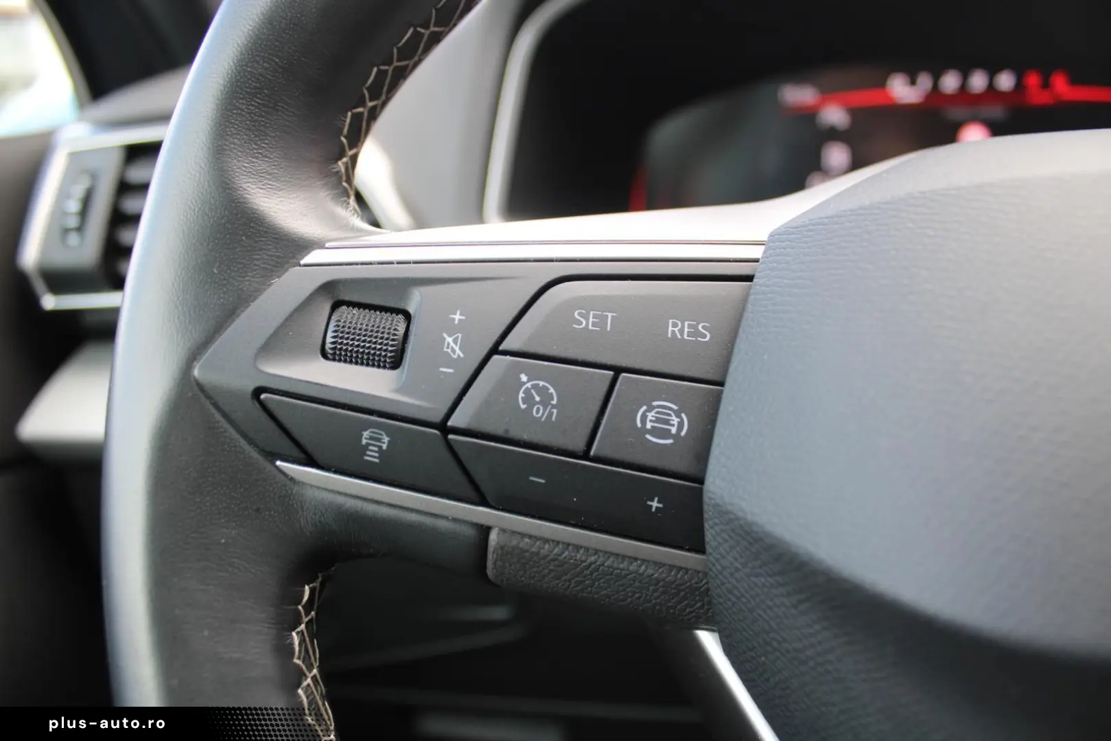 SEAT Tarraco 2.0 TDI STYLE 7-SITZER NAVI ACC PDC LED