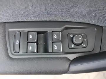 SEAT Tarraco 2.0 TDI STYLE 7-SITZER NAVI ACC PDC LED