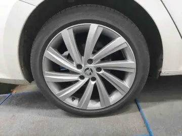 SKODA Octavia Lim. Style 2.0 TDI DSG STDHZ AHK HeadUp