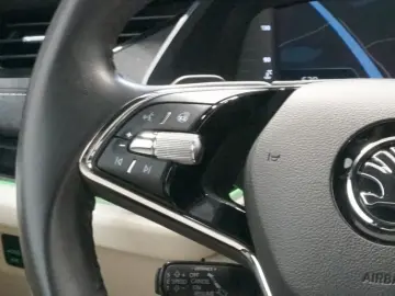 SKODA Octavia Lim. Style 2.0 TDI  Matrix NAVI KAMERA