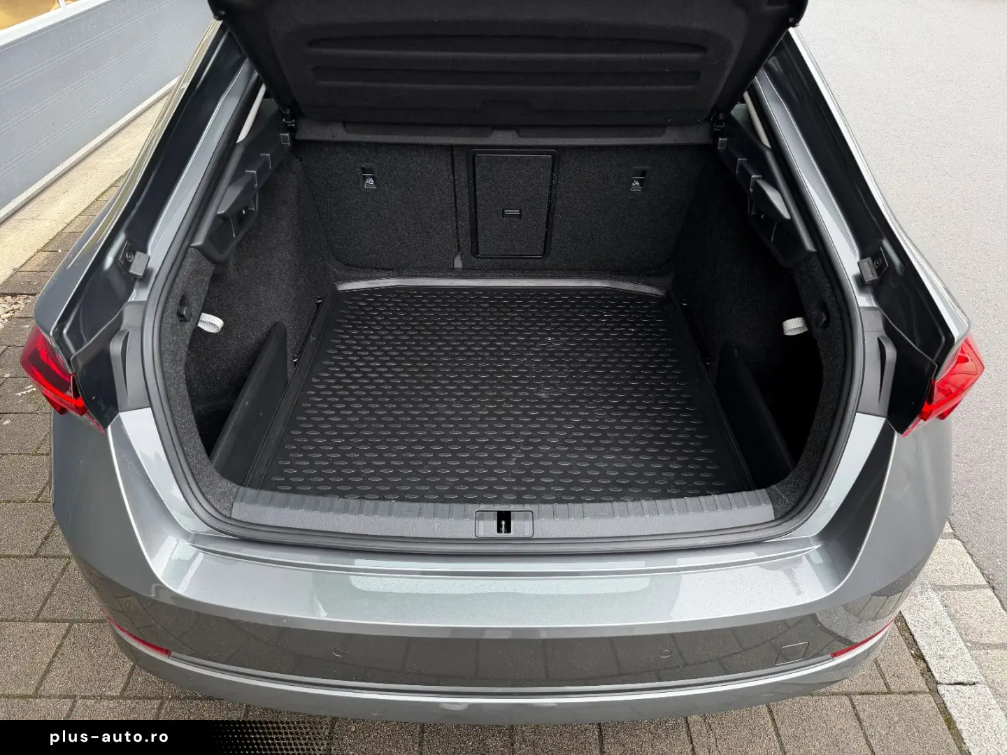 SKODA Octavia 2 0 TDI Lim. STYLE Virtual LED Navi Key