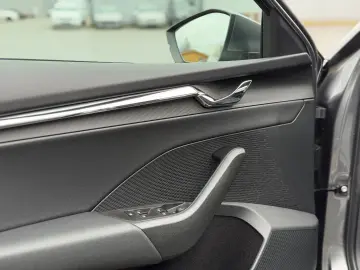 SKODA Octavia 2 0 TDI Lim. STYLE Virtual LED Navi Key