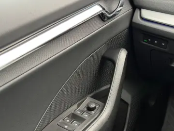 SKODA Octavia 2 0 TDI Lim. STYLE Virtual LED Navi Key