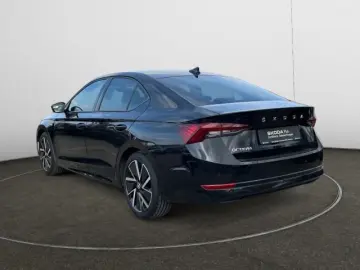 SKODA Octavia 2.0 TDI DSG Clever AHK LM18