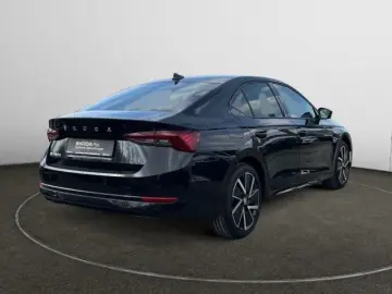 SKODA Octavia 2.0 TDI DSG Clever AHK LM18