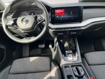 SKODA Octavia 2.0 TDI DSG Clever AHK LM18