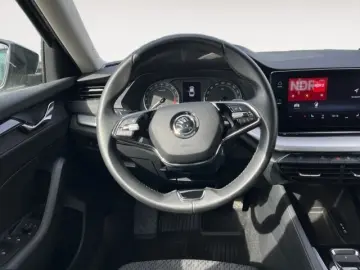 SKODA Octavia 2.0 TDI DSG Clever AHK LM18