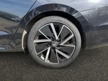 SKODA Octavia 2.0 TDI DSG Clever AHK LM18