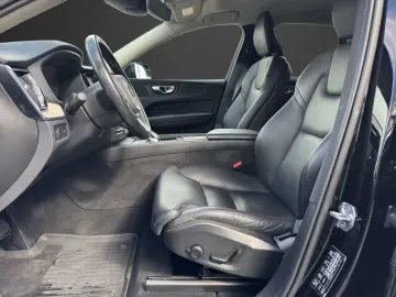 VOLVO XC60 B4 Diesel AWD Inscription AHK-klappbar Navi