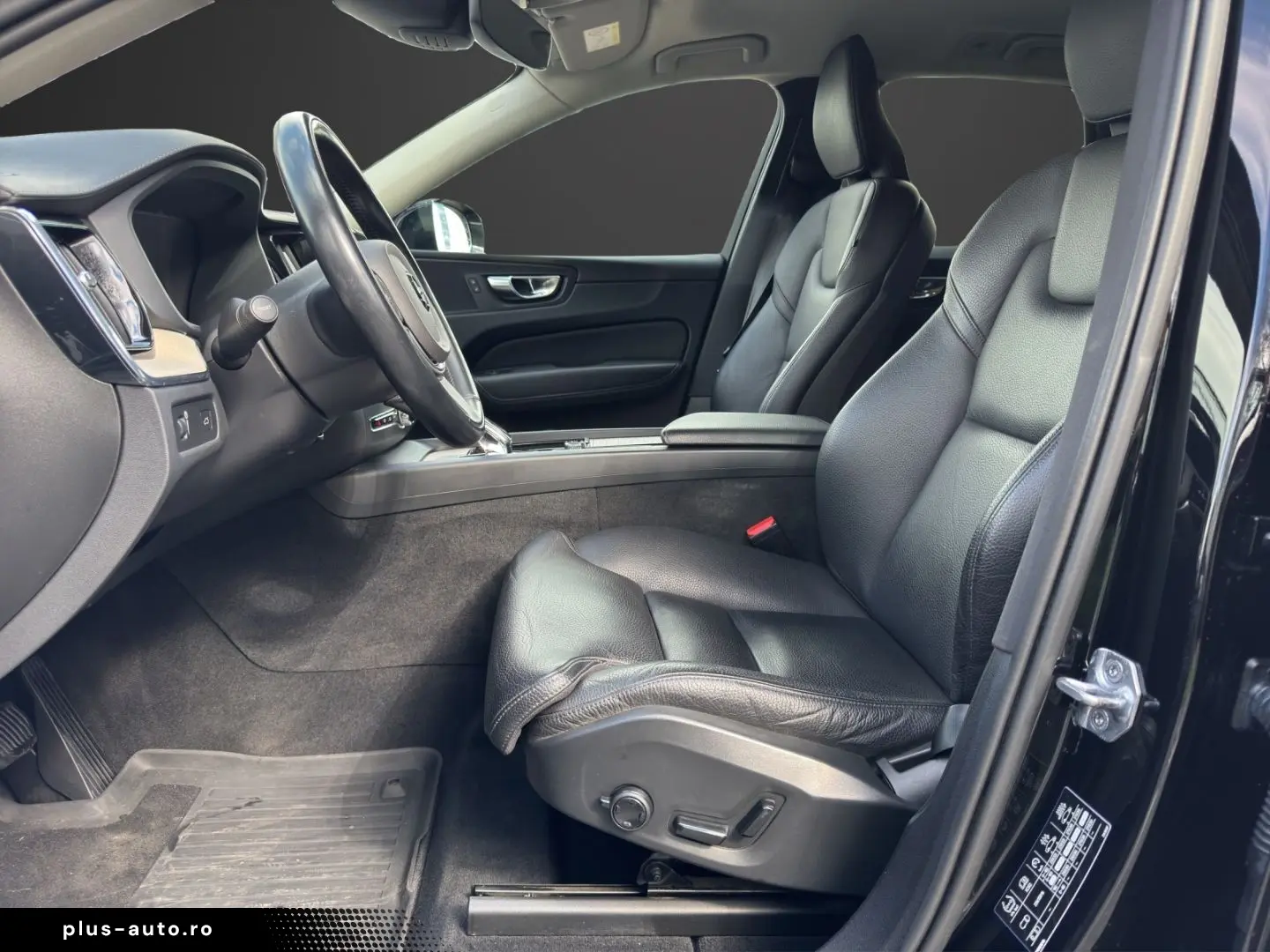 VOLVO XC60 B4 Diesel AWD Inscription AHK-klappbar Navi