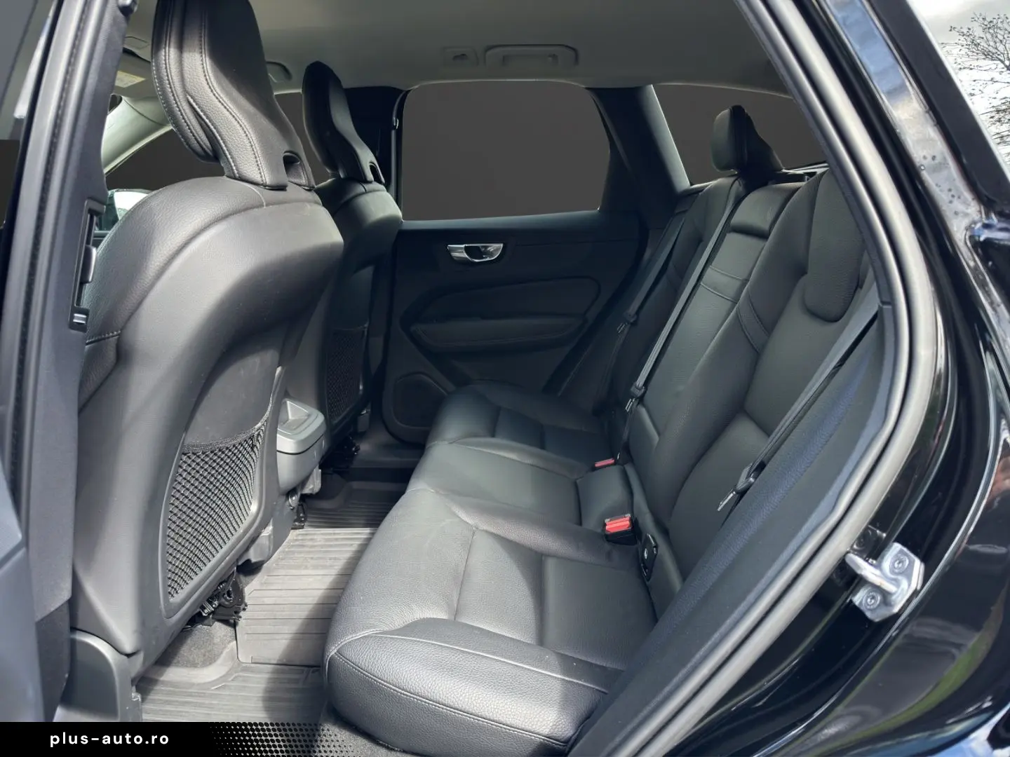 VOLVO XC60 B4 Diesel AWD Inscription AHK-klappbar Navi