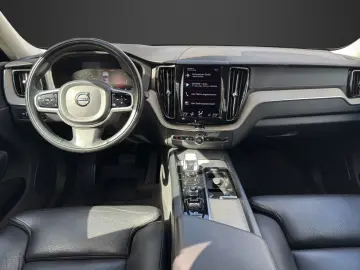 VOLVO XC60 B4 Diesel AWD Inscription AHK-klappbar Navi