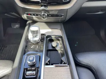 VOLVO XC60 B4 Diesel AWD Inscription AHK-klappbar Navi